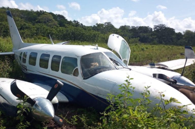 Aseguran avioneta con media tonelada de cocaína en Campeche