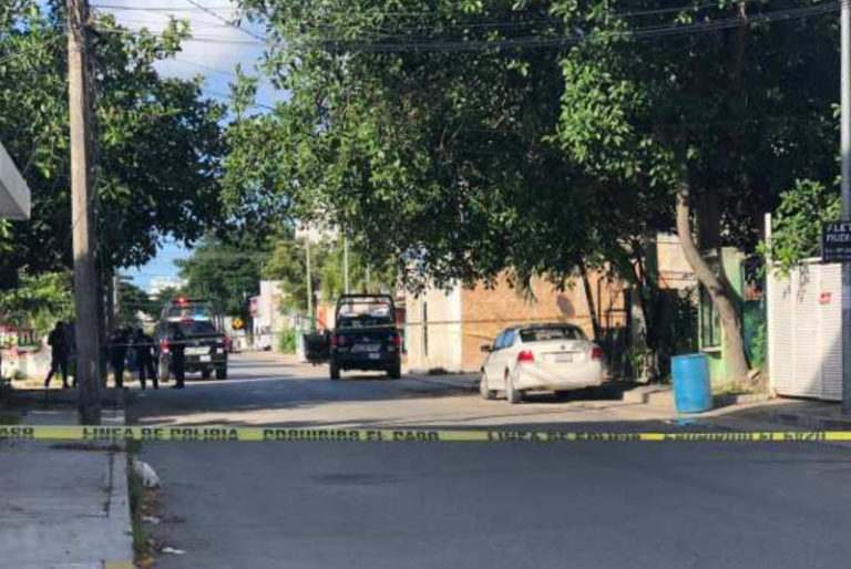 Balean casa de narcomenudista en Playa del Carmen