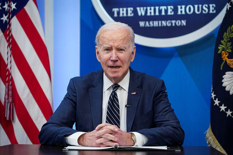 Biden propone transferir bienes confiscados a oligarcas rusos para compensar a Ucrania