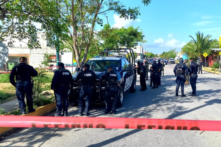 Hallan cadáver desmembrado en contenedores de basura en Villas del Sol, Playa del Carmen