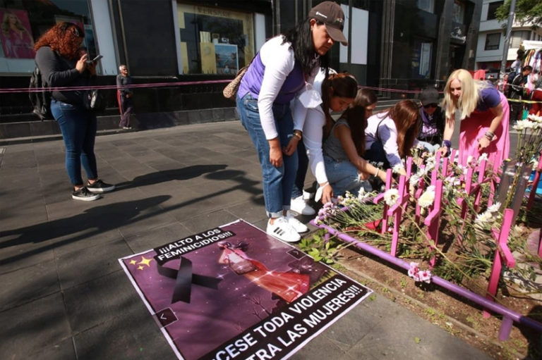 Colectivos protestan en Cdmx tras la muerte de Debanhi Escobar