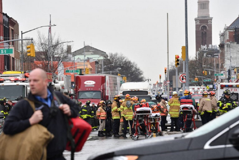 Tiroteo en metro de Nueva York deja 13 heridos 