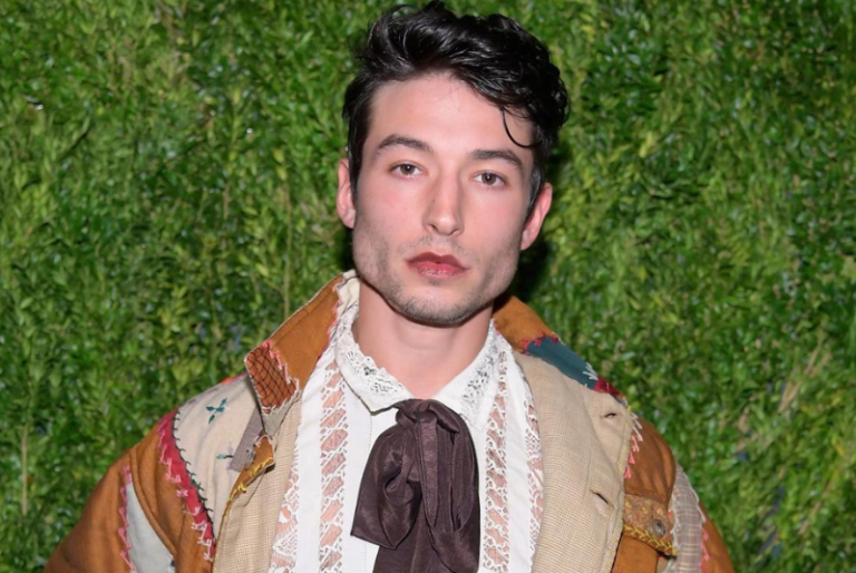 Filtran imágenes del arresto de Ezra Miller, actor de “The Flash”,  en Hawái