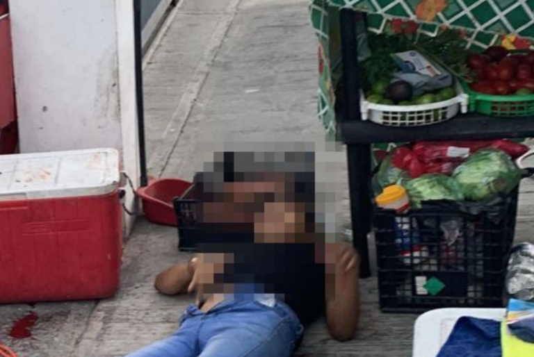 Balean a dueños de puesto de tacos y tortas en Tulum; se presume cobro de piso