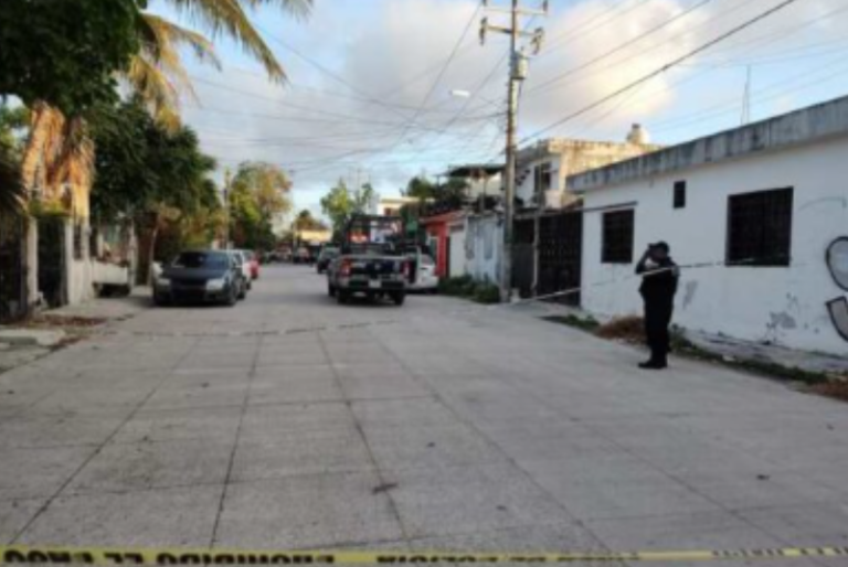 Balean a un hombre en un cibercafé de la Región 235 de Cancún