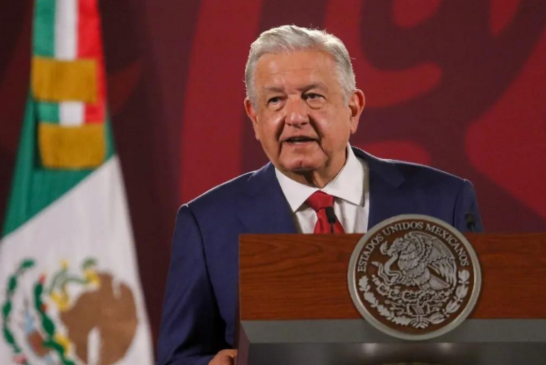 AMLO pide a FGR investigar cierre de válvulas en plataforma de Pemex en Campeche