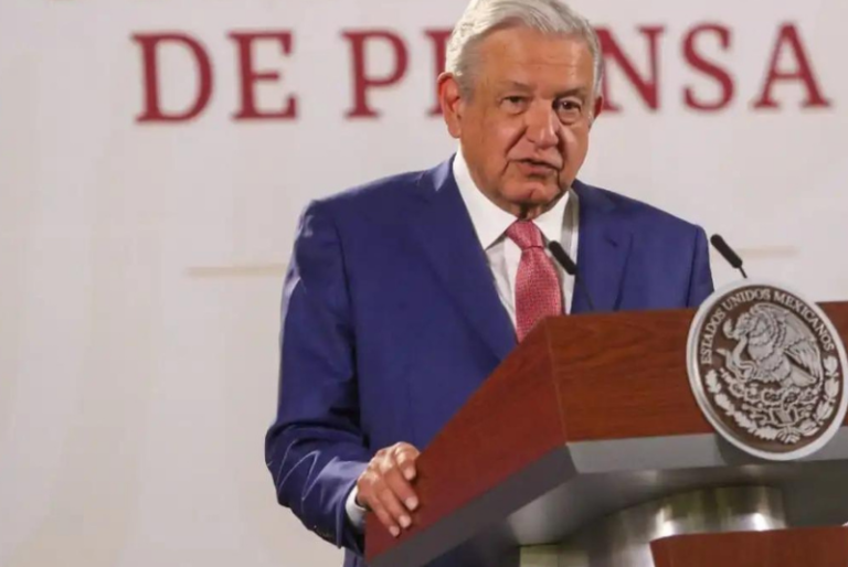 AMLO felicita a ‘Checo’ Pérez y al Atlas por sus triunfos