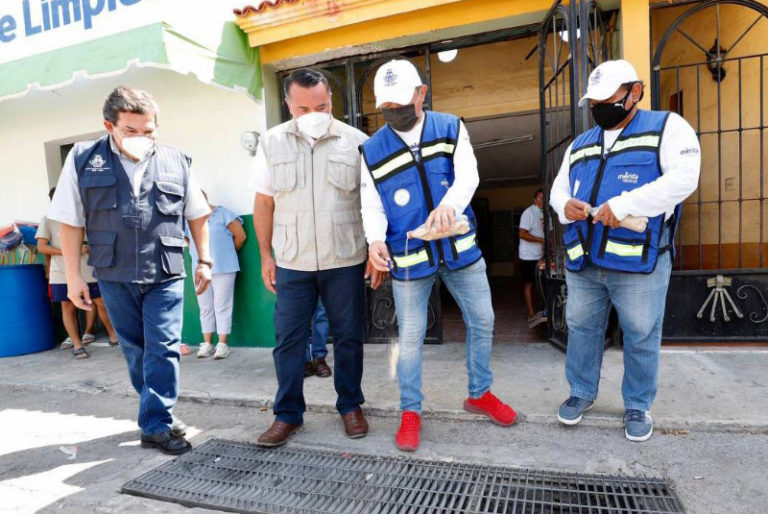 Alcalde Renán Barrera supervisa los trabajos de control larvario y fumigación en Mérida