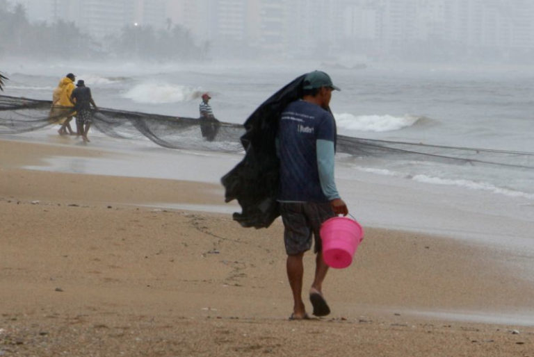 Protección Civil alerta sobre posible formación ciclónica frente a costas del Sureste