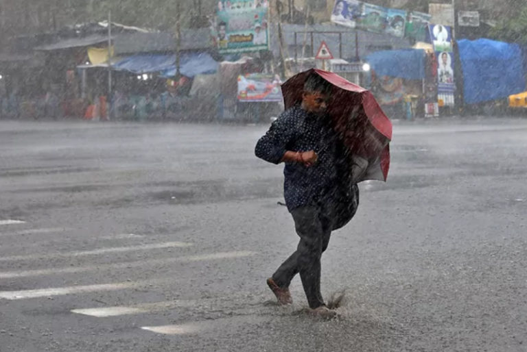 Alerta de huracán está vigente mientras se forma tormenta tropical Agatha en el Pacífico oriental