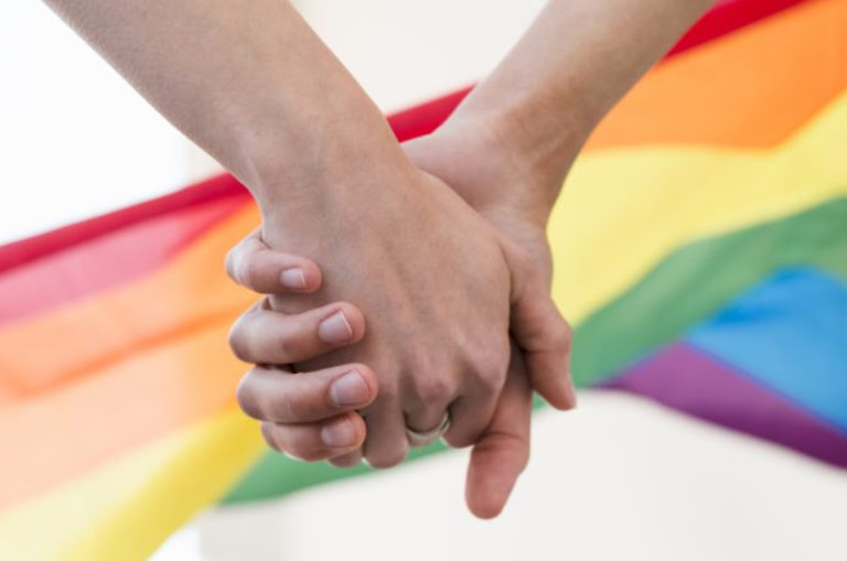 Pareja gay denuncia discriminación y hostigamiento en Progreso