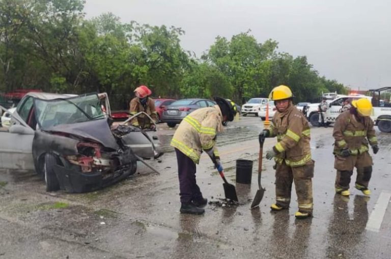 Accidente vehicular deja una persona muerta y dos lesionados