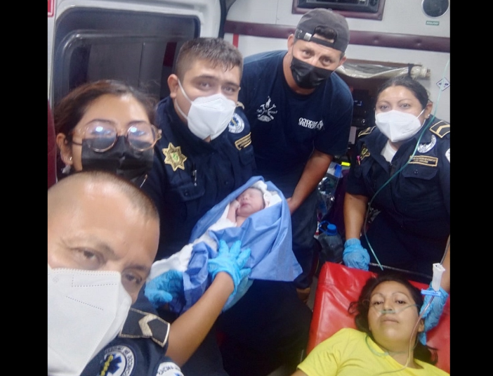 Mujer da a luz en ambulancia de la SSP en Mérida