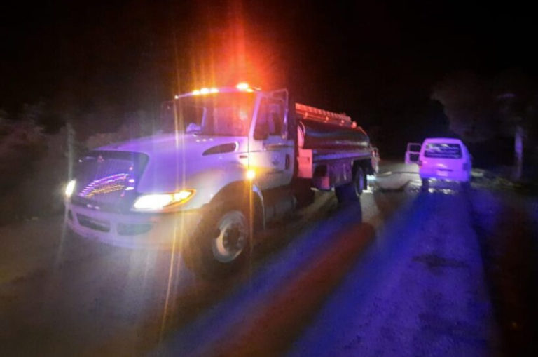 Se incendia vehículo en tramo carretero de Kantunilkín , Quintana Roo