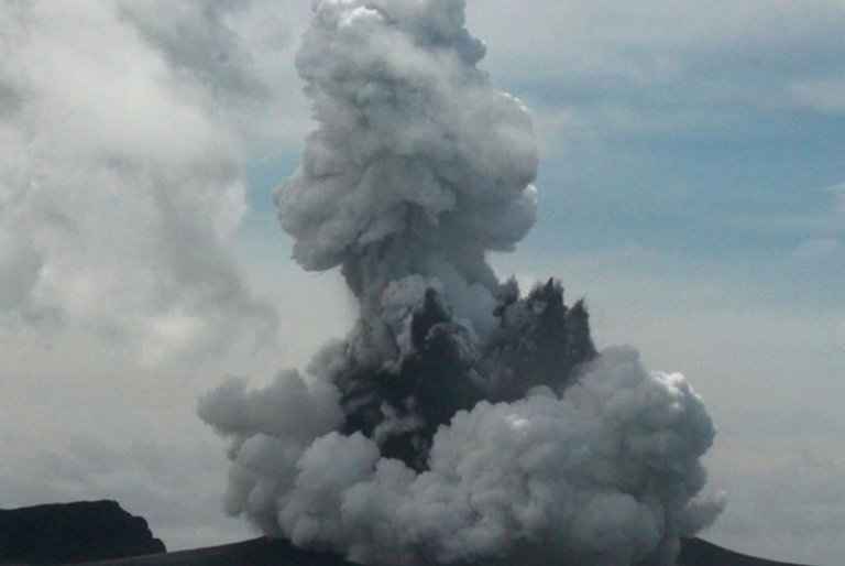 Erupción del volcán Tonga creó ondas atmosféricas que dieron la vuelta al mundo