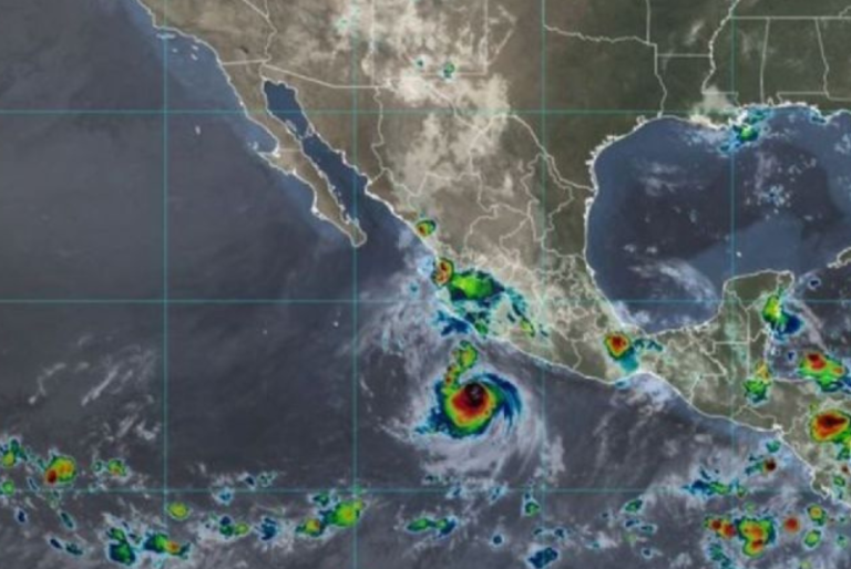 Huracán Bonnie se intensifica a categoría 3 frente a Michoacán