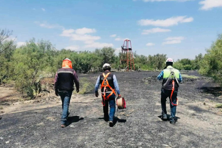 México indemnizará a familias de mineros atrapados en Coahuila y priorizará su rescate