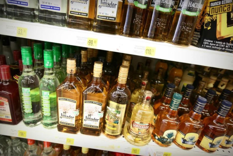 Cuatro de cada 10 tequilas son “pirata”: Profeco