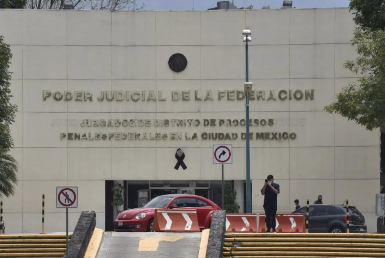 Jesús Murillo Karam ingresa al Reclusorio Norte para su audiencia inicial