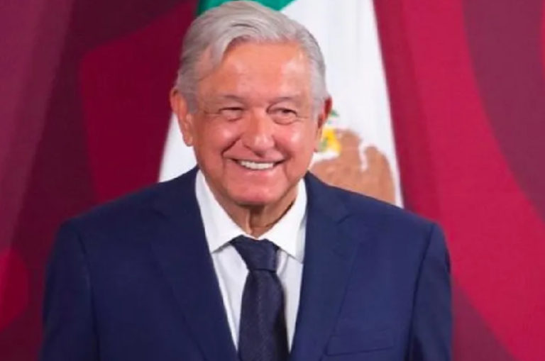 AMLO anuncia pantallas gigantes para presentación de Los Tigres del Norte