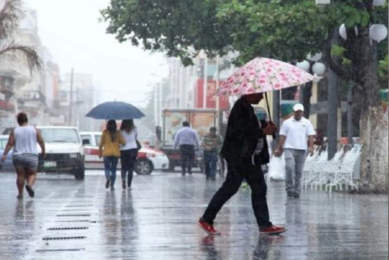 ¡No salgas sin impermeable! Se esperan tormentas en Quintana Roo