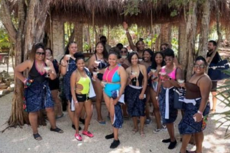 Serena Williams, ex tenista, visita el santuario de vida Tsukán en Yucatán