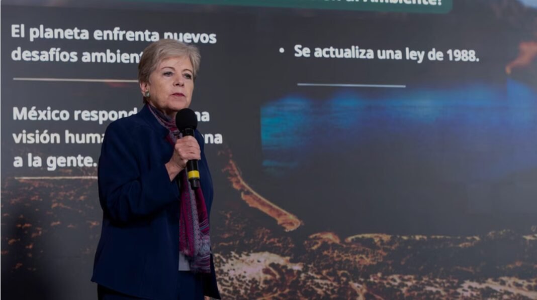 México actualizará su ley ambiental tras 40 años: sumará perspectiva social, justicia y protección a defensores, según Semarnat México actualizará su ley ambiental tras 40 años: sumará perspectiva social, justicia y protección a defensores, según Semarnat